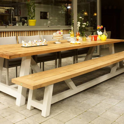 SUNS-Green-Bolano-DiningTable-Mood-02