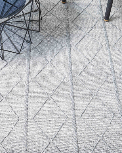 Momo Rug Stenkol | 3 sizes available