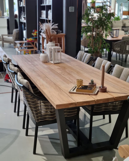 Showroomsale 50 % discount George Garden table 280x100 | 6x Milou Garden chair |