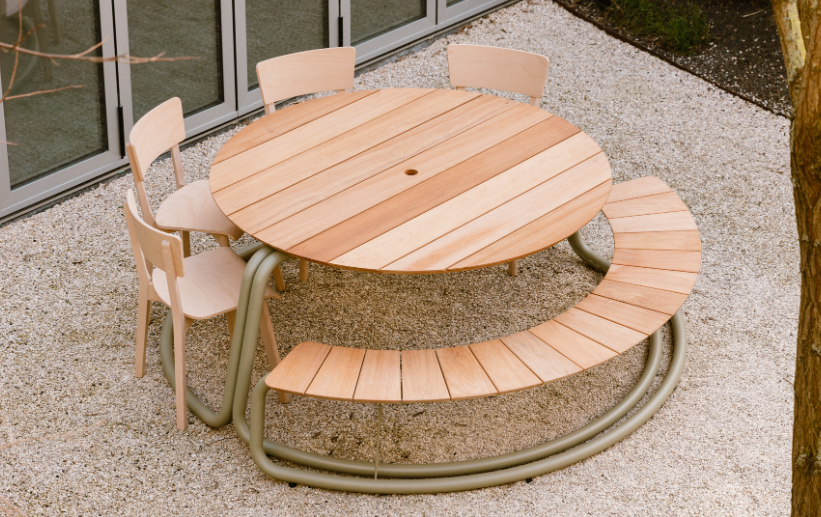 The Circle | Table