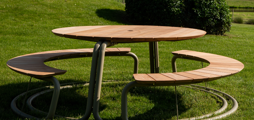 The Circle | Picnic table set