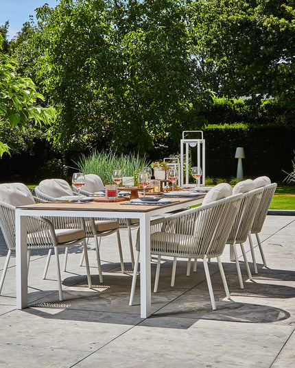 Savona Garden table | Matt white with 6 Nappa Fishbone garden chairs