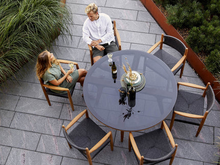 Aspect of garden table | Ø144cm | Glass Smockey Black