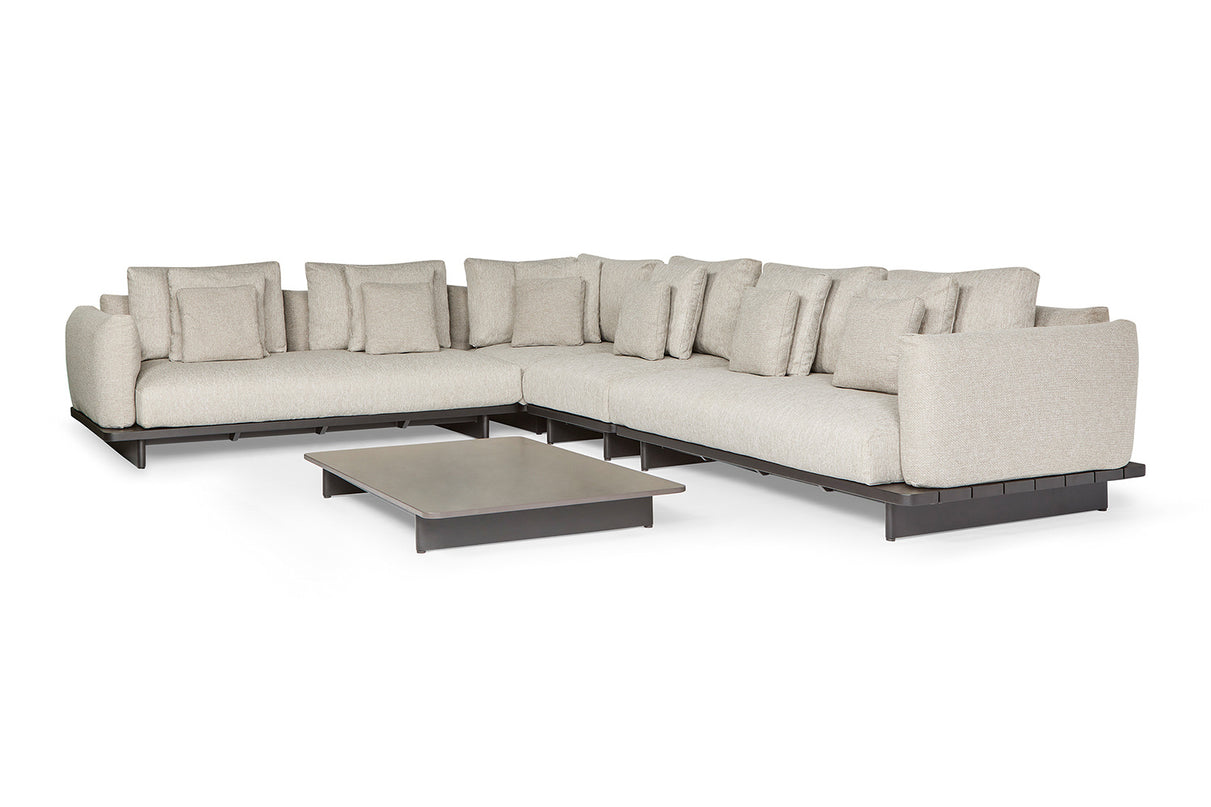 Volar | Large corner arrangement