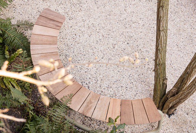 The Circle | Table