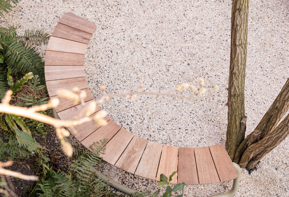 The Circle | Table