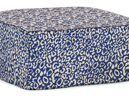 Palais | outdoor ottoman Mako & Maya Navy