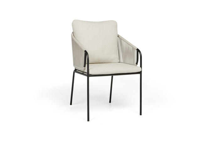 Revello garden chair | Fishbone | 2 frame colors Camel Sand Rope | natural pillow