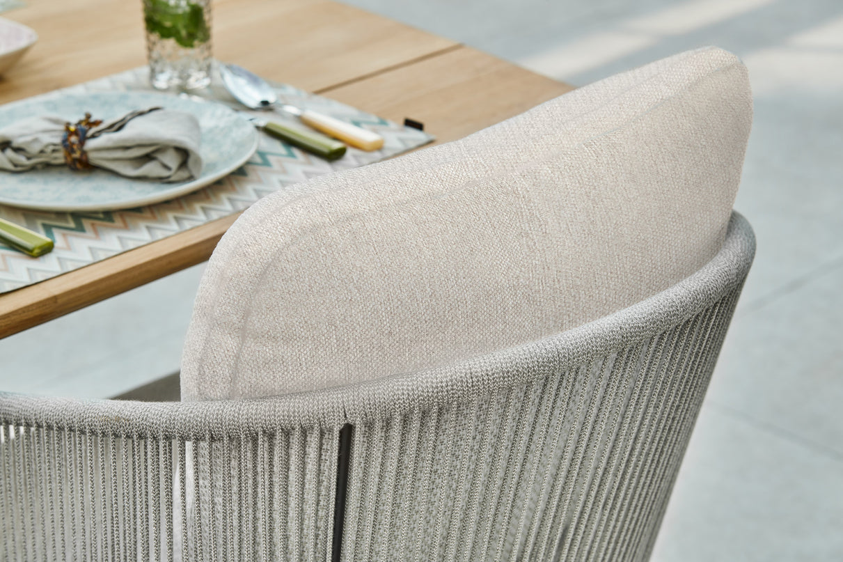 Revello garden chair | Fishbone | 2 frame colors Camel Sand Rope | natural pillow