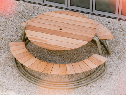 The Circle | Table
