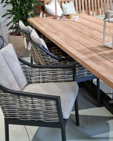 Showroomsale 50 % discount George Garden table 280x100 | 6x Milou Garden chair |