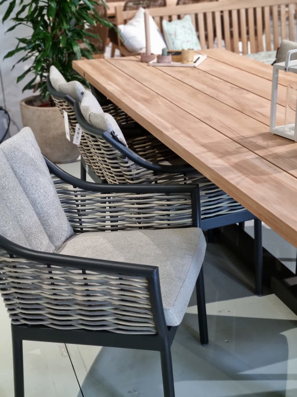 Showroomsale 50 % discount George Garden table 280x100 | 6x Milou Garden chair |