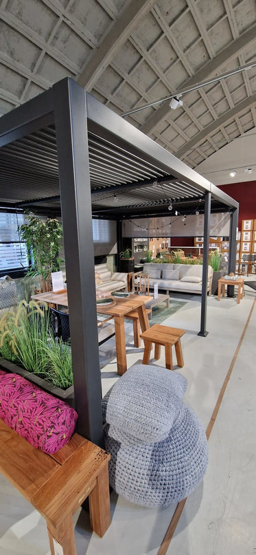 Maranza | Terrace covering | 540x350x230 | Show model 50% discount
