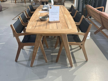 Showroom Sale | Norden 280 x 100 with 8 nords chairs