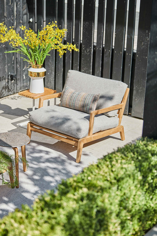 Termoli | Lounge chair | 2 fabric colors available
