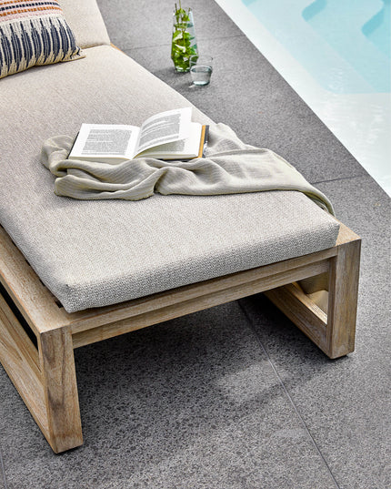 Antigua lounger