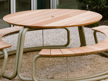 The Circle | Picnic table set