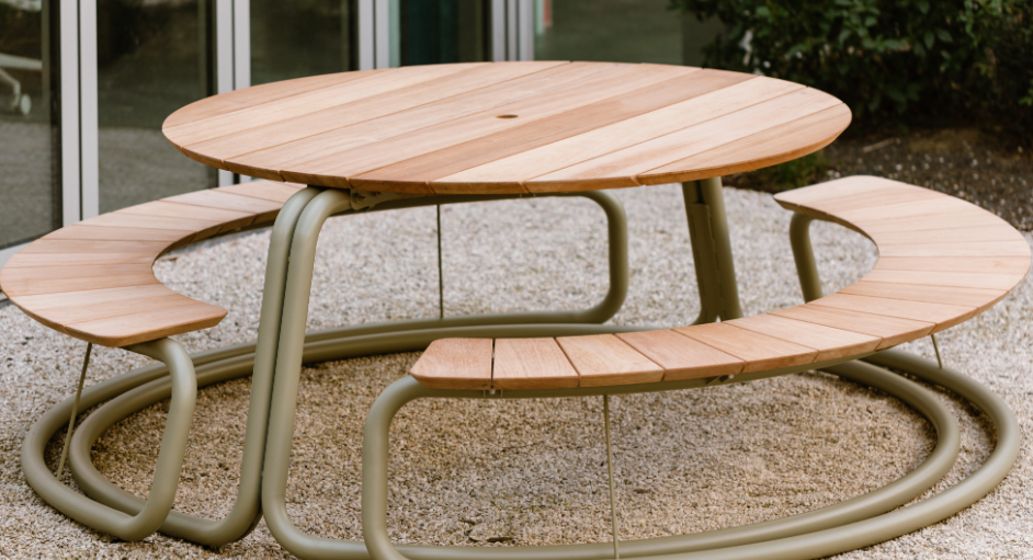 The Circle | Picnic table set