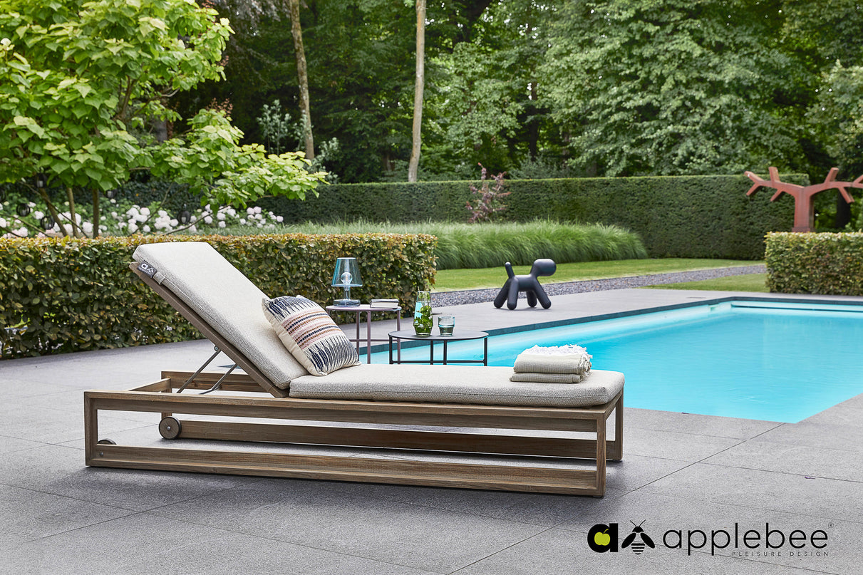 Antigua lounger