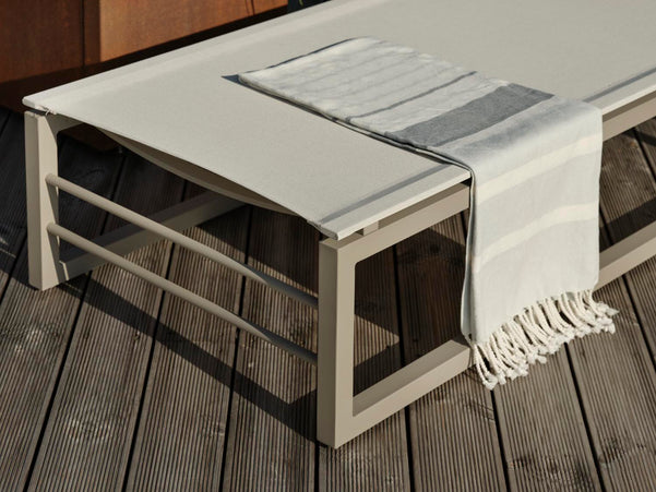 Vevi Sunlounger