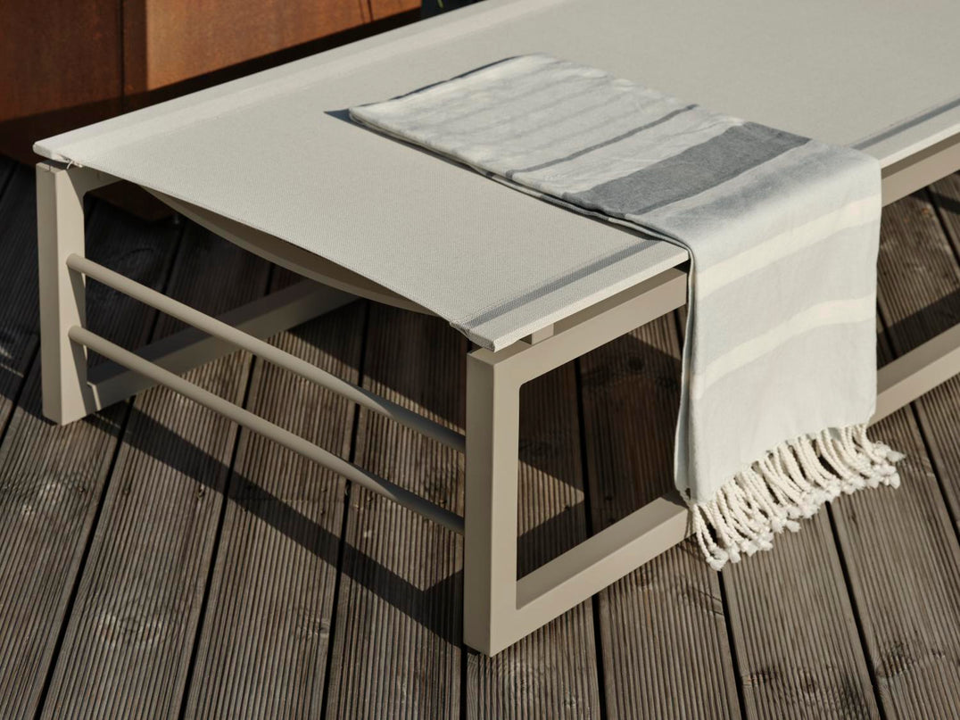 Vevi Sunlounger