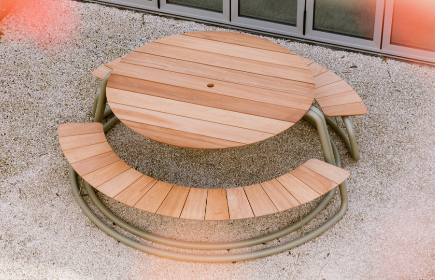 The Circle | Picnic table set