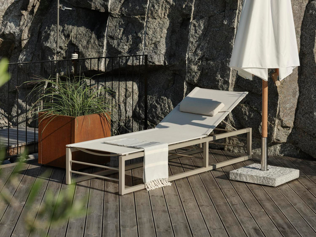 Vevi Sunlounger