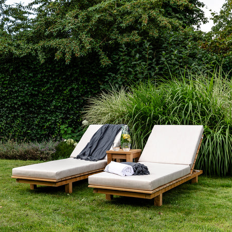 James lounger with pillow