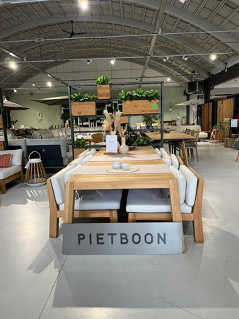 Anne 290 x 105 + 6 Niek Chairs | Showroom