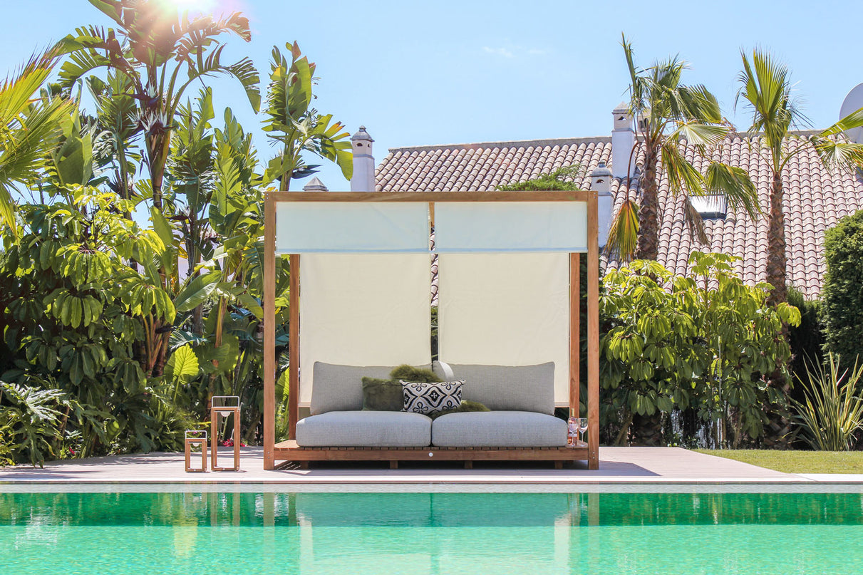 Portofino Daybed with Sunroof