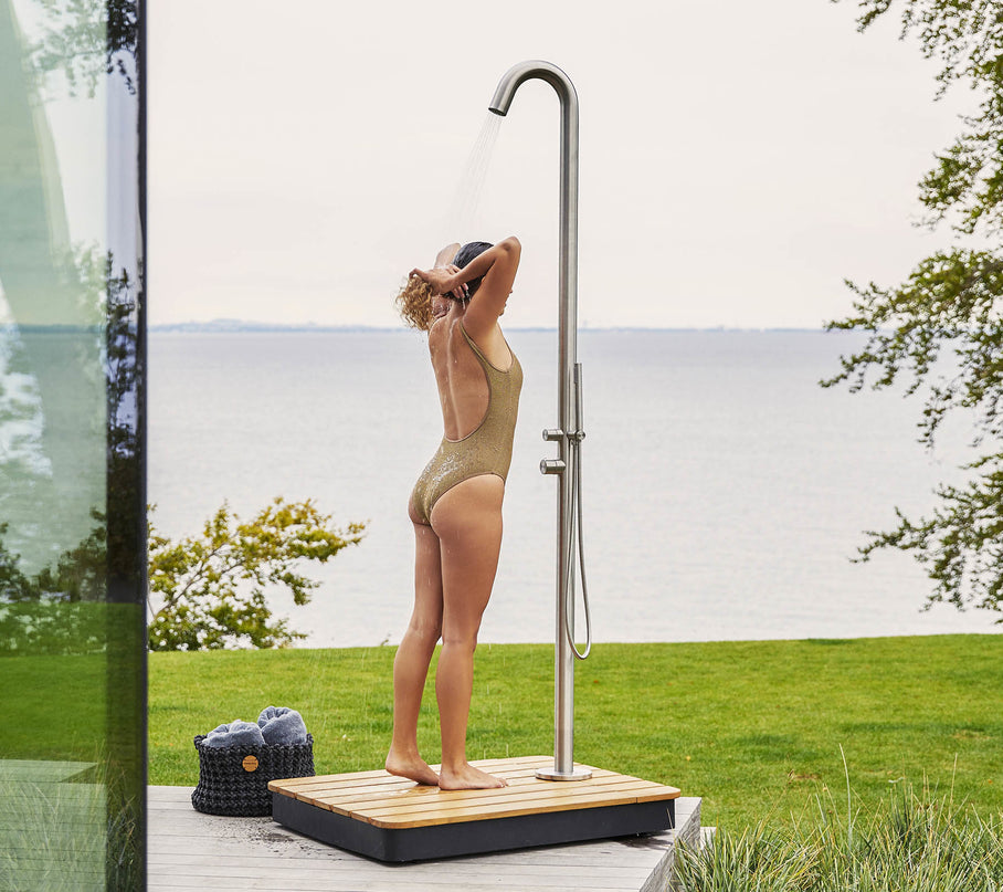 Lagoon | Outdoor shower