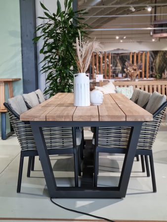 Showroomsale 50 % discount George Garden table 280x100 | 6x Milou Garden chair |