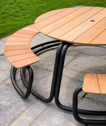 The Circle | Picnic table set