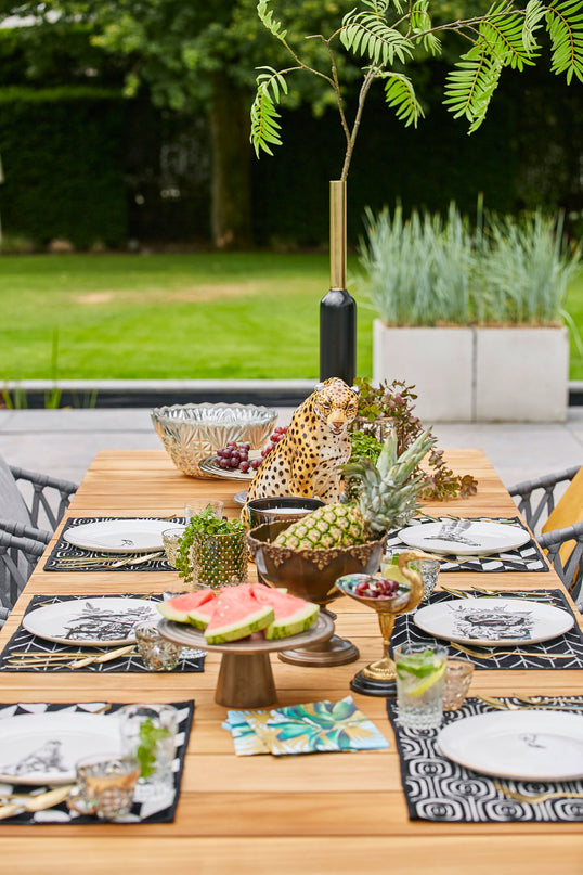 Savona Garden table | Matt white with 6 Nappa Fishbone garden chairs