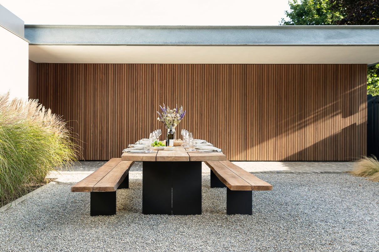 The Plank Garden Bank | 330 x 42.5 cm