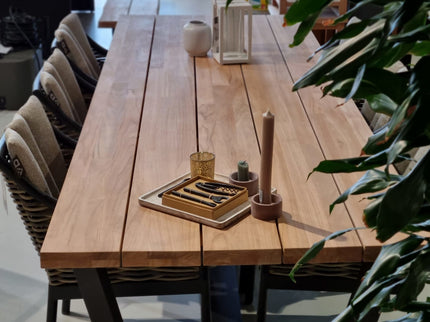 Showroomsale 50 % discount George Garden table 280x100 | 6x Milou Garden chair |