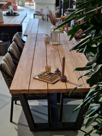 Showroomsale 50 % discount George Garden table 280x100 | 6x Milou Garden chair |