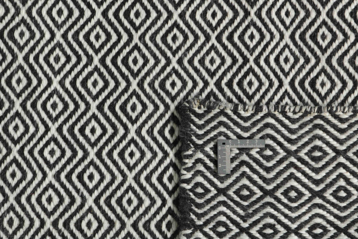 Momo Rug Bellevue Black | 3 sizes