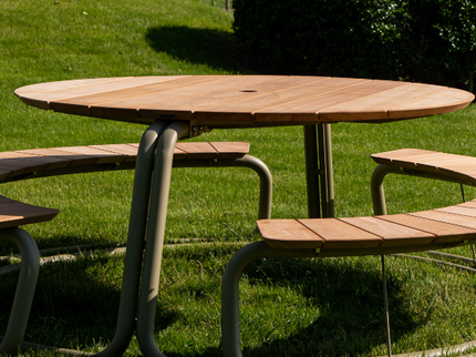 The Circle | Table