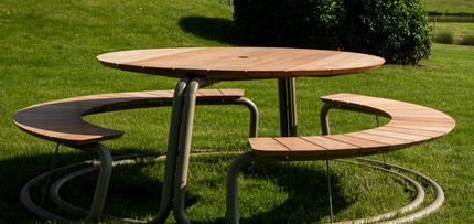 The Circle | Table