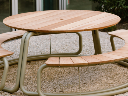 The Circle | Table