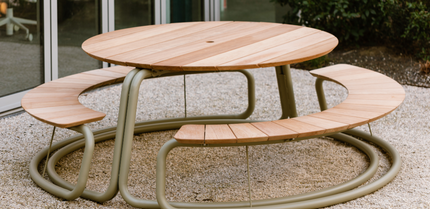The Circle | Table