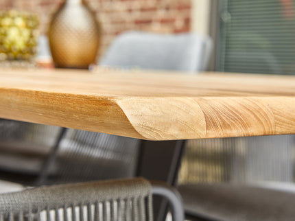 Palermo Tuint table | 3 sizes available | 2 frame colors