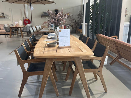 Showroom Sale | Norden 280 x 100 with 8 nords chairs