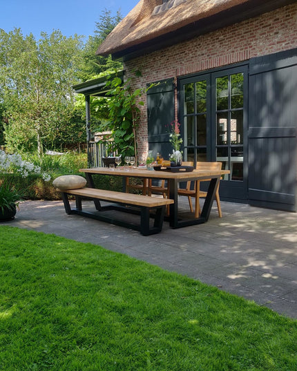 George Garden table with George garden bench and St Tropez garden chairs