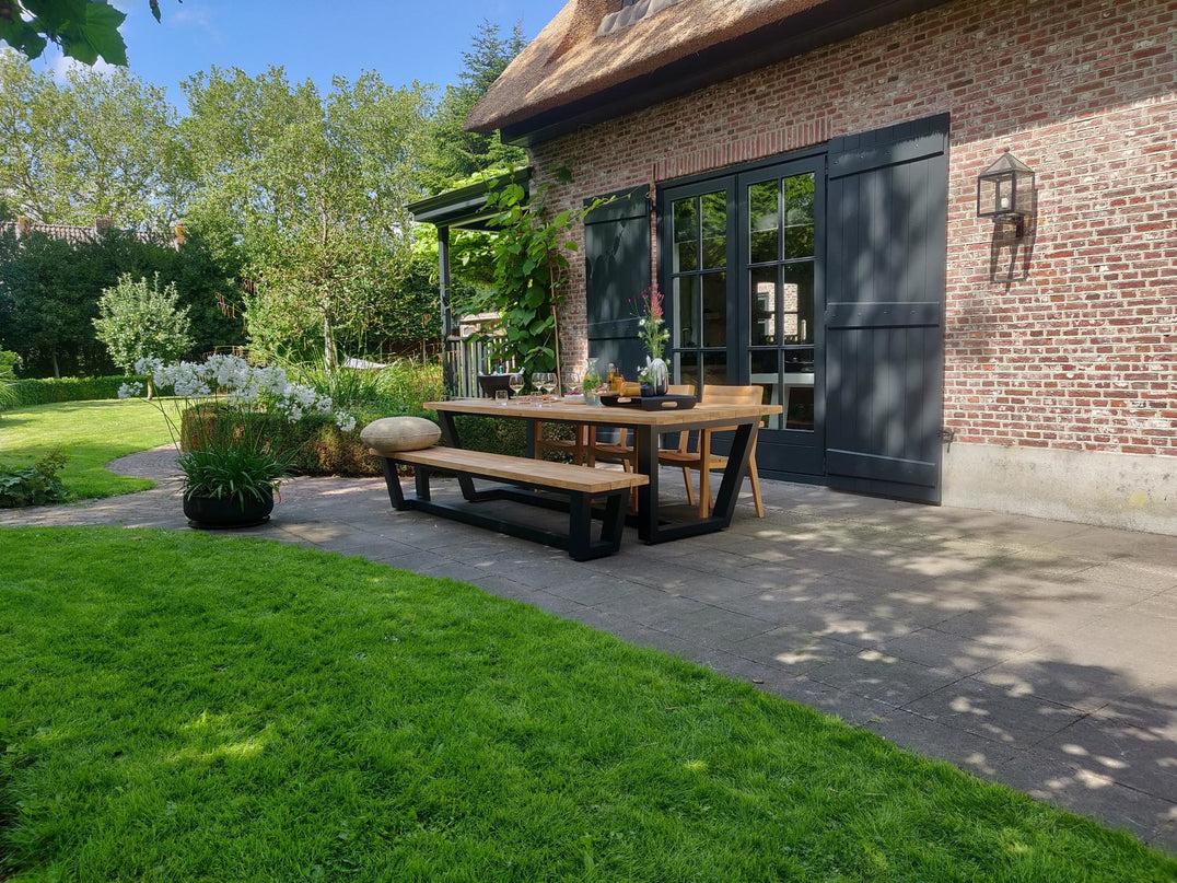 George Garden table with George garden bench and St Tropez garden chairs