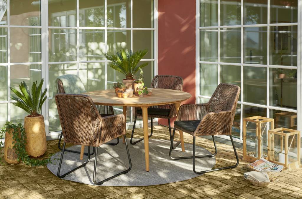 Midway garden chair