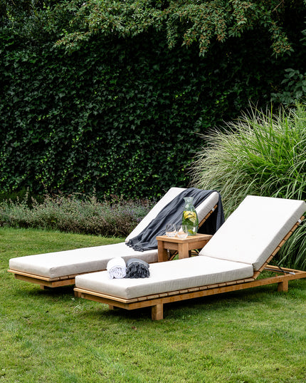 James lounger with pillow