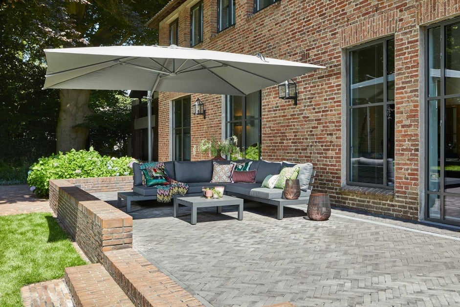 Palmoli Floating parasol | 2 sizes available | Camel Sand